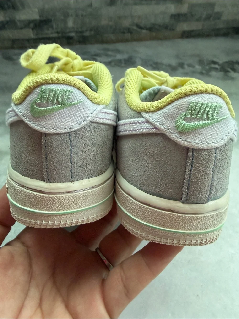 Nike Air Force 1- LV8 Easter Edition .